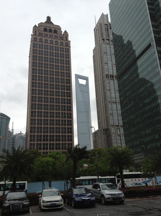 Шанхай. Знаменитый небоскрёб  "Открывашка"